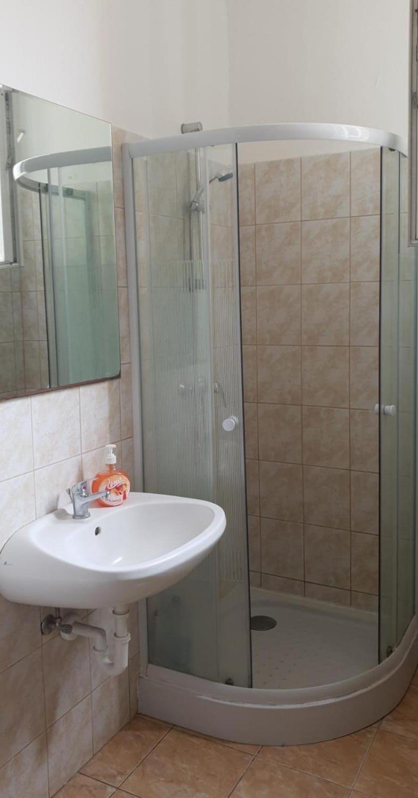 White Ship Apartman Budapest Exteriör bild