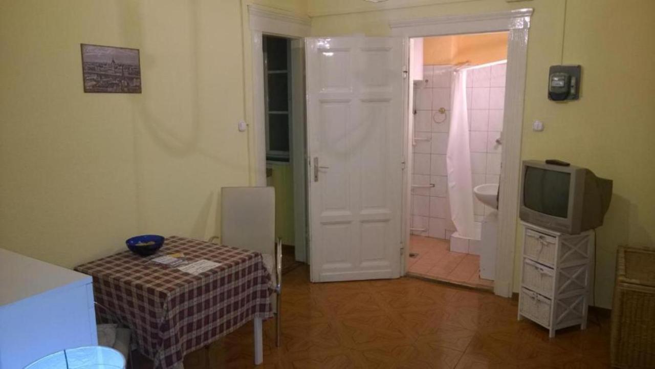 White Ship Apartman Budapest Exteriör bild