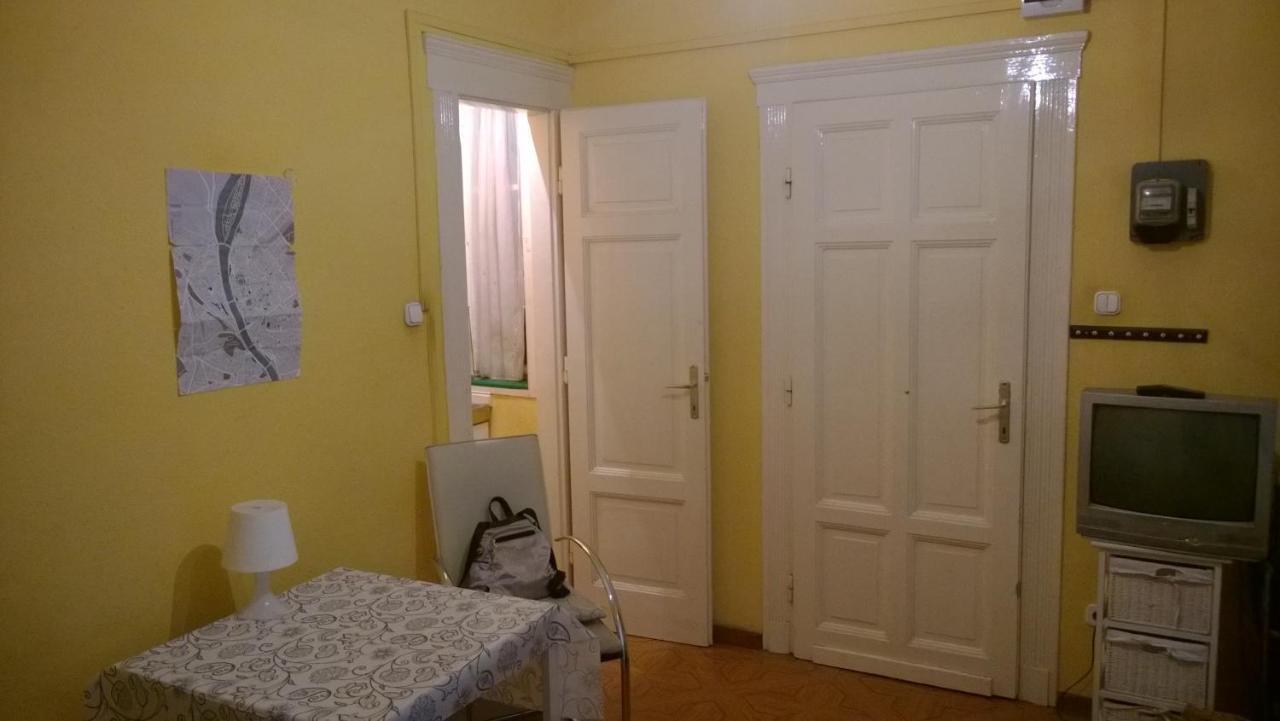 White Ship Apartman Budapest Exteriör bild