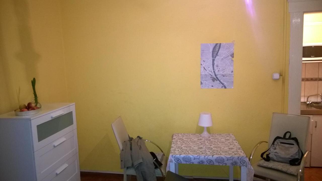 White Ship Apartman Budapest Exteriör bild